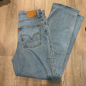 Levi’s Ribcage Straight- 29, light wash